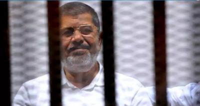 مصر توقف محاكمة مرسي وقيادات الإخوان في “اقتحام السجون”