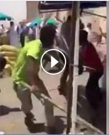 بالفيديو :مضاربة عنيفة بين عمال في السعودية.. وامرأة تصاب بالإغماء