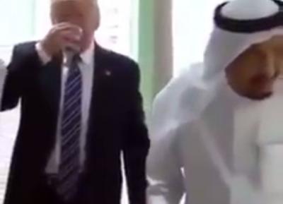 شاهد بالفيديو : كيف احرج الملك سلمان الرئيس الامريكي ترامب بأن يشرب القهوة باليد اليمنى