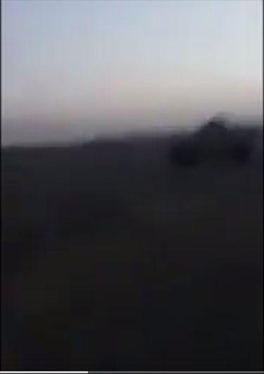شاهد بالفيديو : لحظة الاشتباكات المسلحة في مطار عدن بين البزي والخال ابو قحطان وابو كرده - اليمن