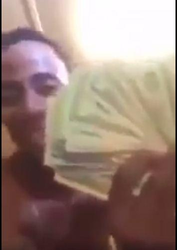 شاهد بالفيديو مداهمة الشرطة لتاجر مخدرات كان يستعرض امواله ببث مباشر على حسابه في فيسبوك