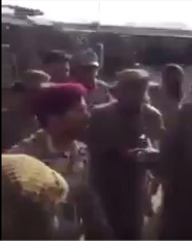شاهد بالفيديو لحظة توديع ضابط  قطري  مع قوات التحالف عند الحدود اليمنية السعودية بعد قطع العلاقات مع قطر   فماذا قال ؟؟؟