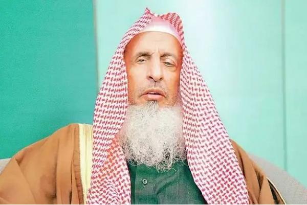 صحيفة العرب الإماراتية تساوي بين مفتي السعودية وأبوبكر البغدادي