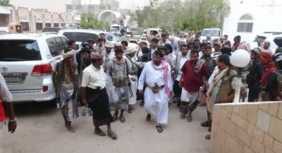 اليمن : هذا هو المقابل الذي استلمه محافظ شبوة السابق (لملس) لتسليم السكن الى المحافظ الجديد (الحارثي)