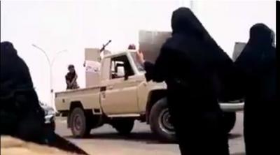 شاهد بالفيديو وقفة احتجاجية لأمهات المعتقلين في السجون السرية للإمارات في عدن