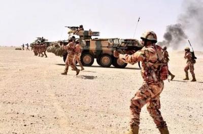 عمان تنشر كتيبة عسكرية جديدة مجهزة بأضخم الأسلحة على حدود المهرة اليمنية بسبب الامارات