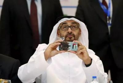 سياسي يمني (جنوبي):عيال زايد يتلذذون بتركيع وتجويع اليمنيين.. أسود على أهل عدن ونعام على إيران
