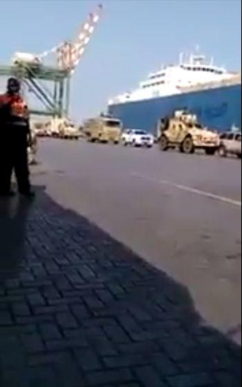 شاهد بالفيديو قوات المغاوير السعودية اثناء وصولها ميناء عدن جنوب اليمن