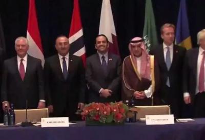 شاهد بالفيديو جاويش أوغلو يطلب من وزير خارجية قطر مصافحة وزير خارجية السعودية ولكن هذا ما حصل