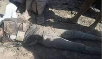 اليمن : مقتل حوثي طعنا بالسكين على يد زوجته في الحدأ ذمار(صوره)
