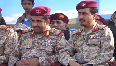 اليمن: الحوثي يتحدى التحالف السعودي ويقيم عرض عسكري بالحديدة بحضور قيادات كبيرة لهم (صور)
