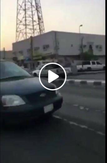 شاهد بالفيديو تحرش بفتاه سعودية وهي تقود السيارة