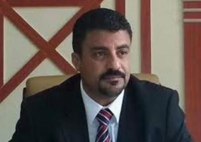 اليمن :فيما منع المفلحي من دخوله منذ تعيينه.. سالمين يباشر عمل محافظ عدن من مبنى المحافظة