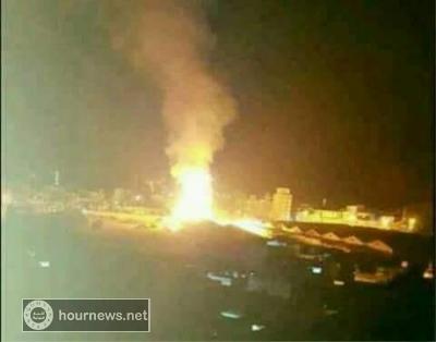 اليمن : طيران التحالف السعودي يقصف وزارة الدفاع (العرضي) وانهيار منزل مجاور له(صوره)