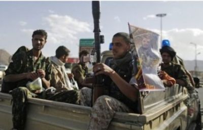 الحوثيون يقتحمون منزل مالك صرافة ويختطفون تاجراً وشقيقه بصنعاء