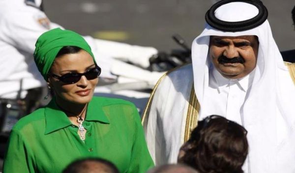 الديوان الملكي السعودي يدعو لعدم التعرض للشيخة موزة (خط احمر)
