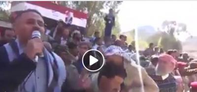 شاهد بالفيديو قصف مباشر أثناء كلمة وكيل اول محافظة الضالع فضل القردعي في مهرجان
