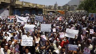 حشود ثورية بتعز تدشن أسبوع جديد لإسقاط الانقلاب 