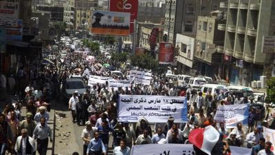 أبناء تعز يحيون الذكرى الرابعة لمجزرة الكرامة ويطالبون هادي بإحالة المتهمين إلى القضاء 