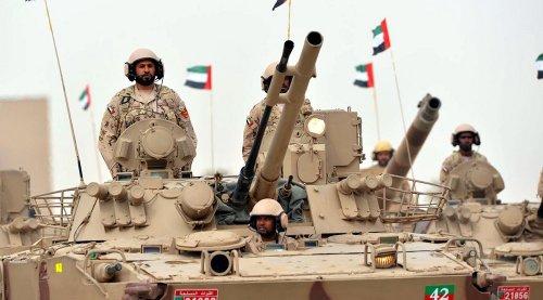 الإمارات تنسحب من الساحل الغربي وتسلم 7 مواقع عسكرية لقوات طارق صالح