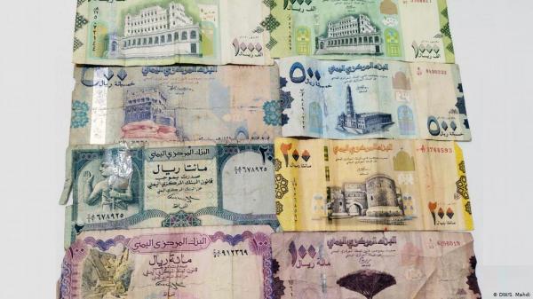 الريال اليمني ينهار في عدن  ويستقر في صنعاء..أسعار الصرف اليوم