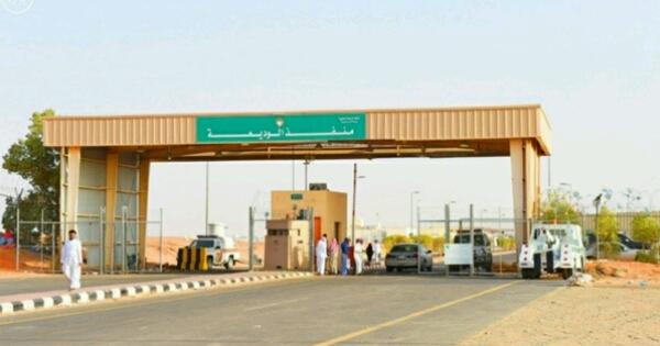 منفذ الوديعة : ضبط شاحنة تهريب محملة بمقتنيات أثرية ثمينة ومخطوطات تأريخية يمنية  