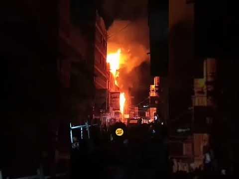 حريق هائل في شارع الزبيري بصنعاء