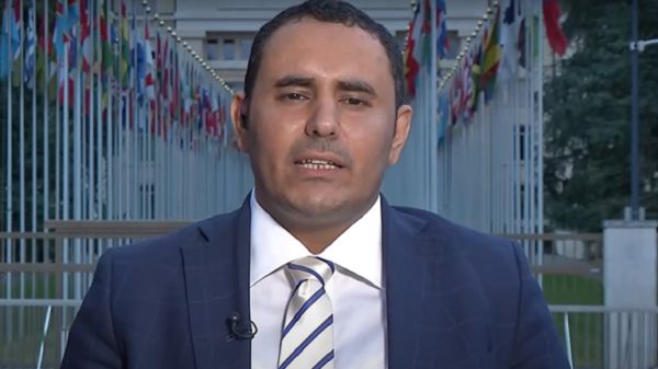 عضو المفاوضات في حكومة هادي:الحوثيون يطالبون بأسرى لم يعد لهم وجود لعرقلة التقدم
