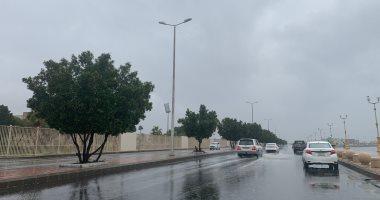  الأمطار تغرق محافظات السعودية وتتسبب فى إرباك حركة السير والمرور