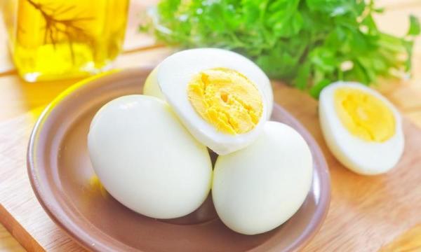 دراسة تكشف خطورة تناول البيض على الشباب