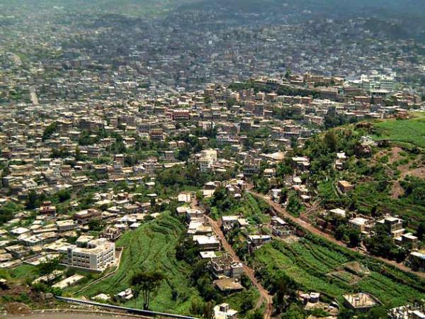 القبض على شاب سرق مقتنيات ثمينة من منزل والده في إب