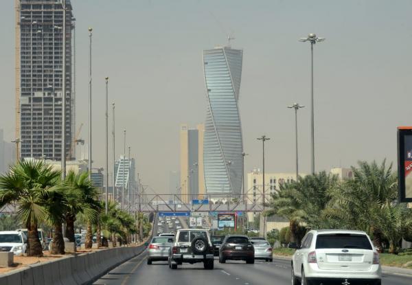 السعودية توقف 3 ضباط بالحرس الملكي في قضايا فساد