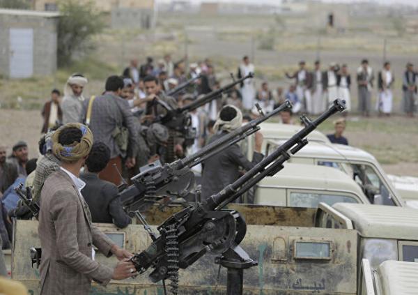 بعد فرض عقوبات عليهما.. من هما القياديان الحوثيان منصور السعدي وأحمد الحمزي؟