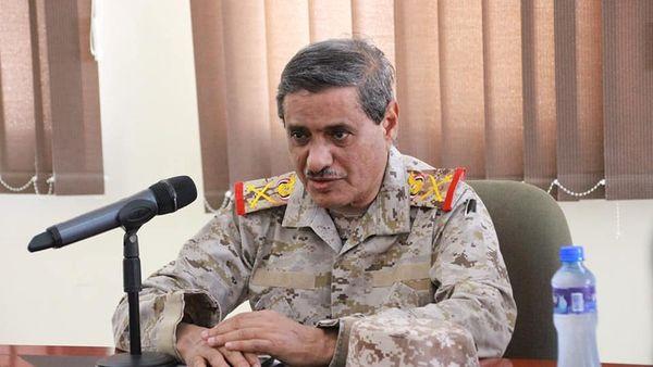 محافظ حضرموت يدعو لرفع الجاهزية العسكرية لمواجهة الحوثي والاستمرار في تجهيز القوافل الإغاثية لمأرب
