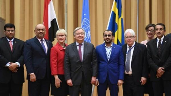 قيادات ثمان محافظات يمنية تطالب هادي بإعلان التعبئة العامة وإلغاء إتفاق ستوكهولم لمواجهة الحوثيين