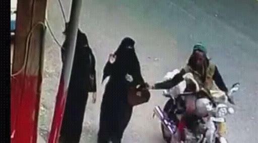 إب:القبض على أخطر مجرم قام بسرقة  العديد من الحقائب النسائية