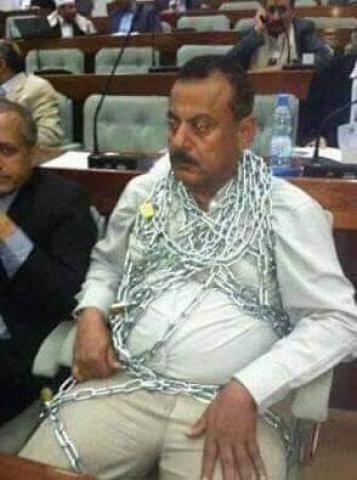 النائب أحمد سيف حاشد يهاجم مجلس النواب ويتهم سلطة صنعاء بأنها تشرعن اجراءات غير دستورية