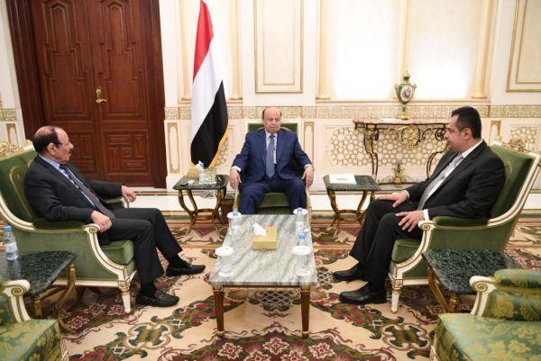 هادي يجتمع يقياداته على رأسهم معين عبدالملك وعلي محسن  وينتظر مفاجآت خلال الأيام القادمة