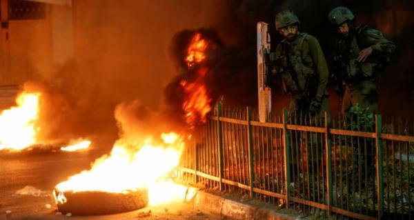إصابة خمسة فلسطينيين برصاص الجيش الإسرائيلي والعشرات بحالات اختناق