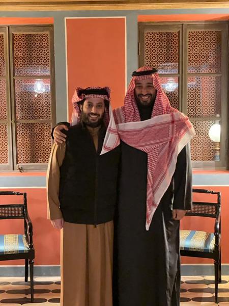 الملك السعودي يمنح تركي آل الشيخ وساما لا يعطى إلا لهذه الفئات!