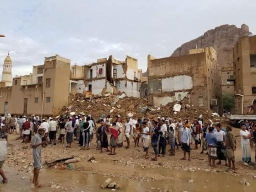 شاهد.. تصوير جوي يوضح حجم الأضرار التي لحقت بمدينة تريم التاريخية جراء الأمطار الغزيرة