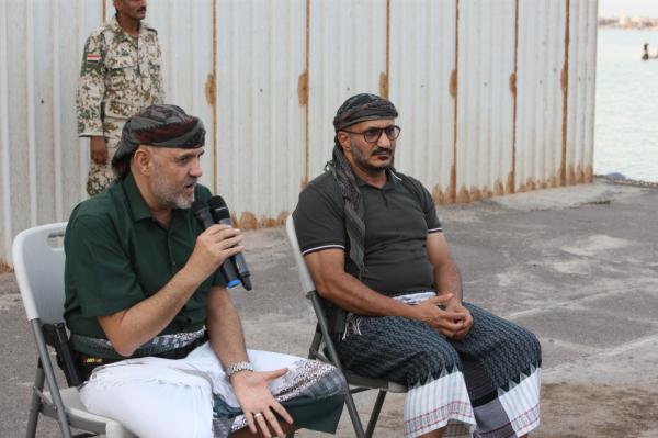  طارق صالح يطالب الشرعية والتحالف بـ ”إعطائه الضوء الأخضر” لتحرير الحديدة ومأرب" والتحرر من اتفاق ستوكلهم