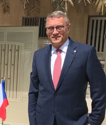سفير التشيك لدى الكويت يعتذر للفلسطينين والعرب بعد نشره صورة أثارت غضبا واسعا