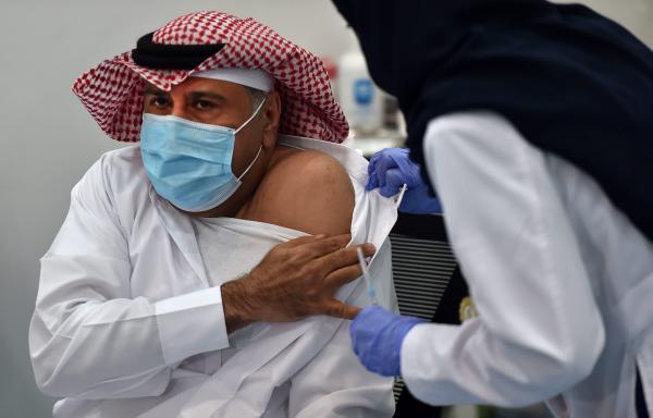 السعودية تشترط "التحصين" ضد فيروس كورونا للدخول إلى المنشآت واستخدام وسائل النقل