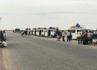قوات الانتقالي تحتجز 26 مسافرًا من أبناء المحافظات الشمالية في نقطة العلم شرقي عدن