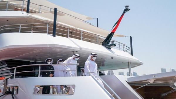 الإمارات تدشن أكبر يخت في العالم مصنوع من الألياف الزجاجية 