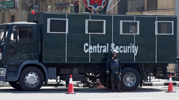 لتسببهم في فقدان بصر طفلة..الحكم على 16 طبيبا مصرياً بالسجن لمدة عامين وغرامة 100 ألف جنيه