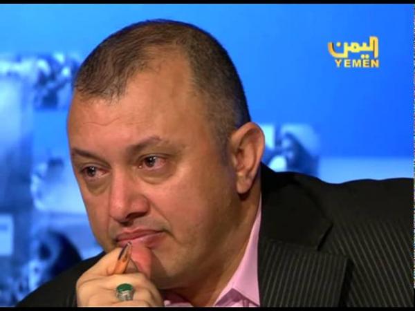 الحوثيون يستولون على منزلي رئيس قطاع التلفزيون"جميل عز الدين" ومدير أمن إب الأسبق بالقوة