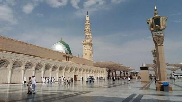 تأخرت صلاة الفجر45دقيقة عن موعدها..السديس يصدر قرارات بإعفاء مسؤولين في الحرم والمسجد النبوي من مهامهم