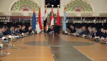 رئيس الجمهورية يرأس اجتماعا موسعا لعدد من قيادات الدولة 